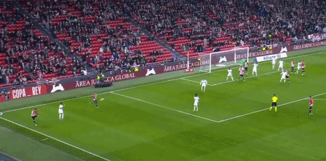 世体：西蒙尼及其伴侣前往马德里的一家医院看望住院的儿童